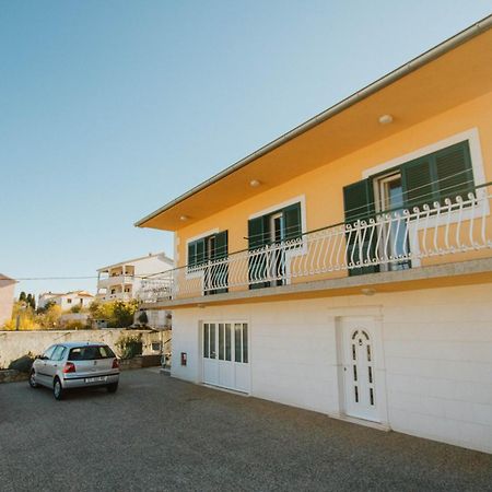 Apartments With A Parking Space Marina, Trogir - 11554 מראה חיצוני תמונה